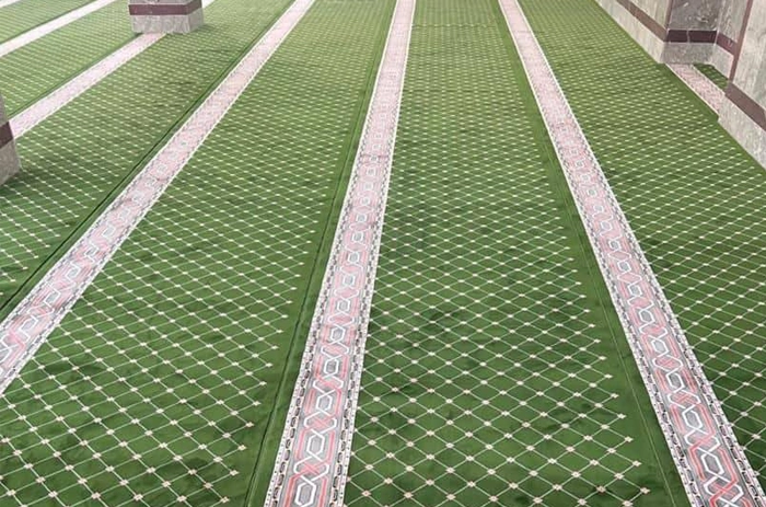 700 reed acrylic mosque carpet with Islamic floral pattern by Pamchal